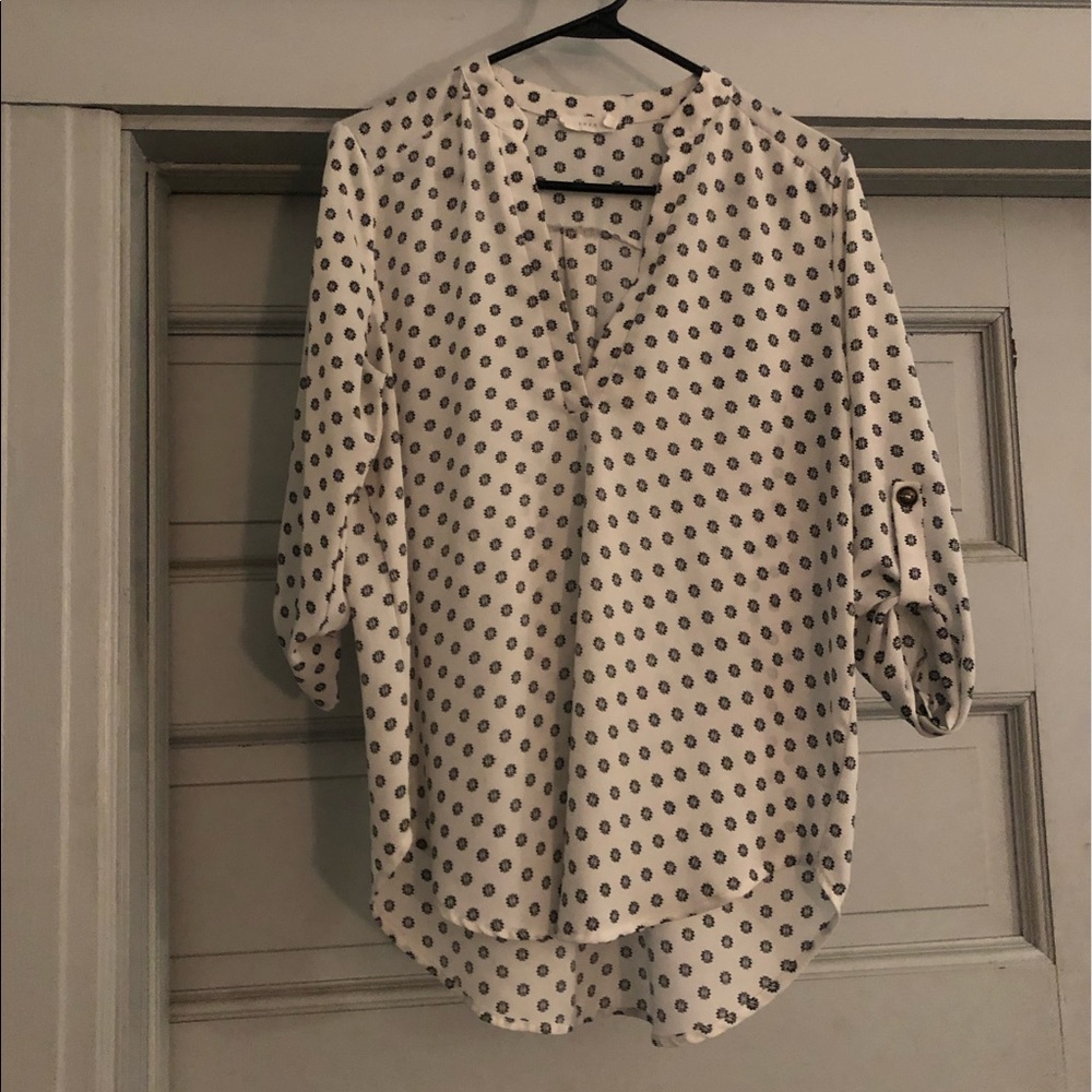 Flowy patterned top